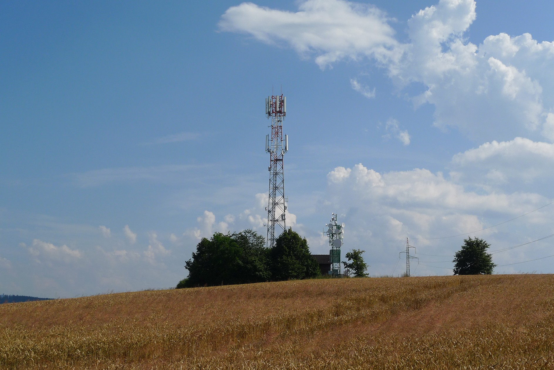 hradek01.jpg (512942 bytes)