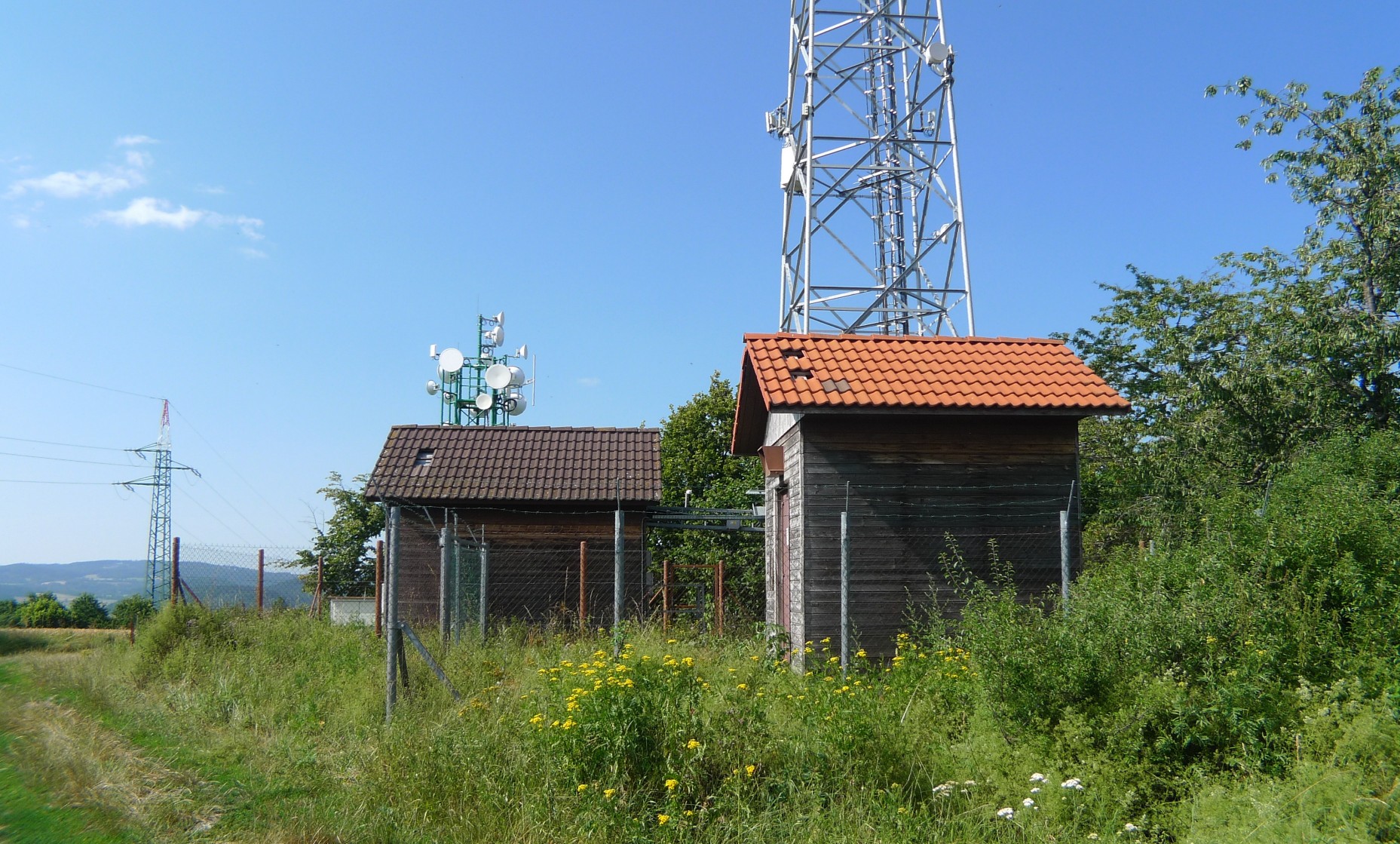 hradek02.jpg (658662 bytes)