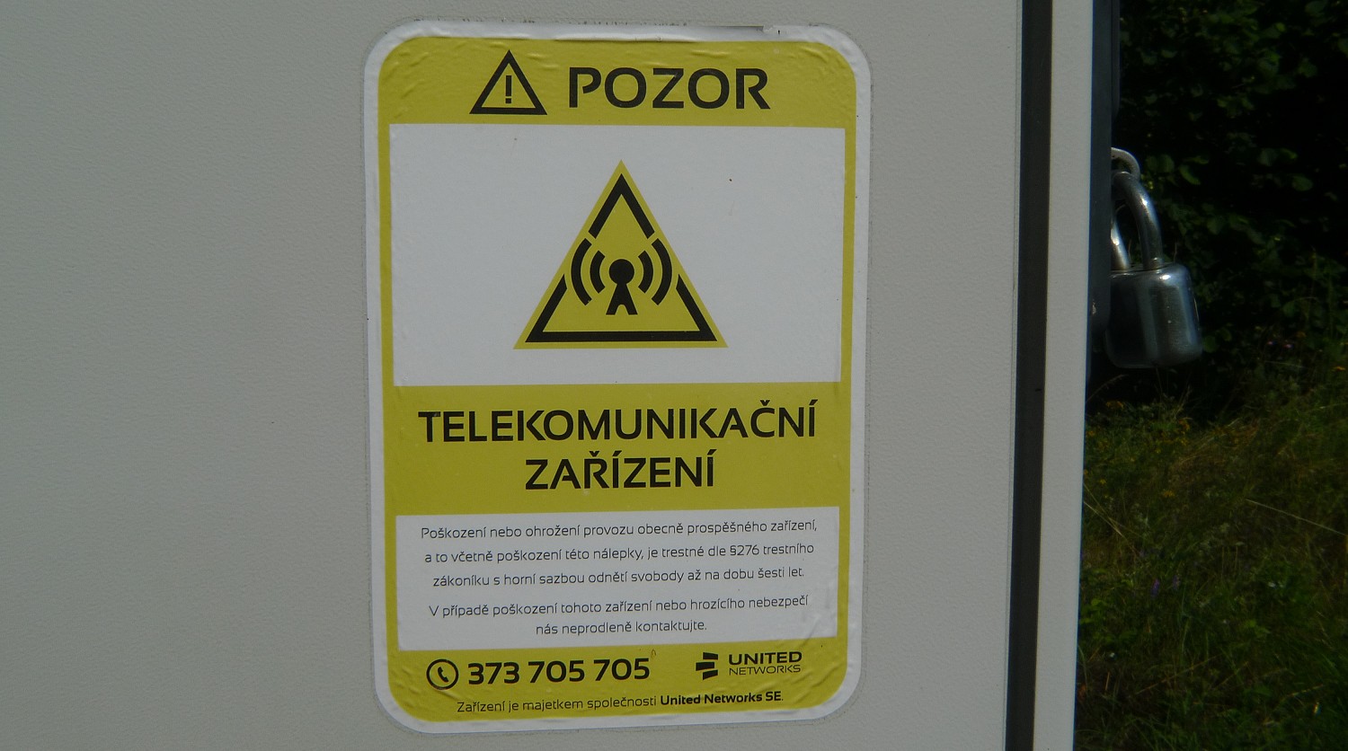 hradek15.jpg (228422 bytes)